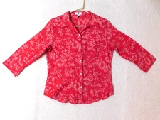 Gap Medium Red Button Up Floral Shirt with Breast Pockets & 3/4 Sleeves