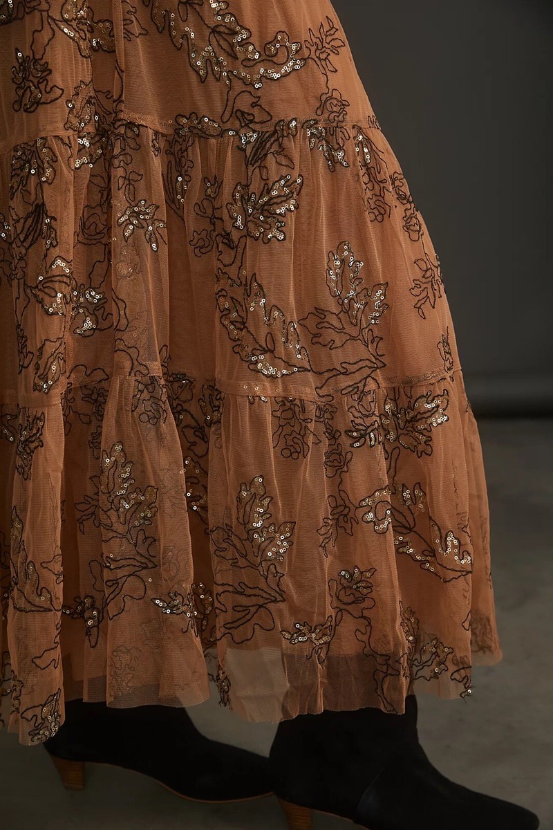 maeve square-neck tulle embroidered midi dress Avani 3D Floral Applique Midi Dress