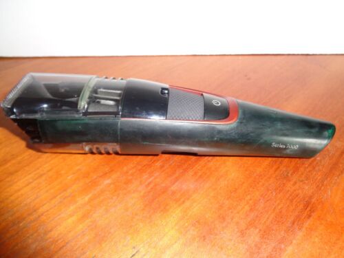 Philips Norelco Cordless Vacuum Beard Trimmer BT7500 with 20 Length Settings - Picture 2 of 9