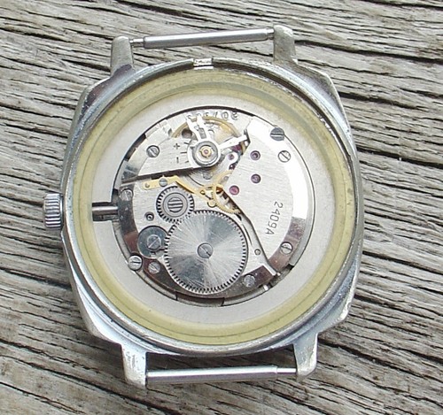 VINTAGE RARE SOVIET RUSSIAN COLLECTIBLE WOSTOK (VOSTOK) WATCH 2409. A serviced - Picture 14 of 14