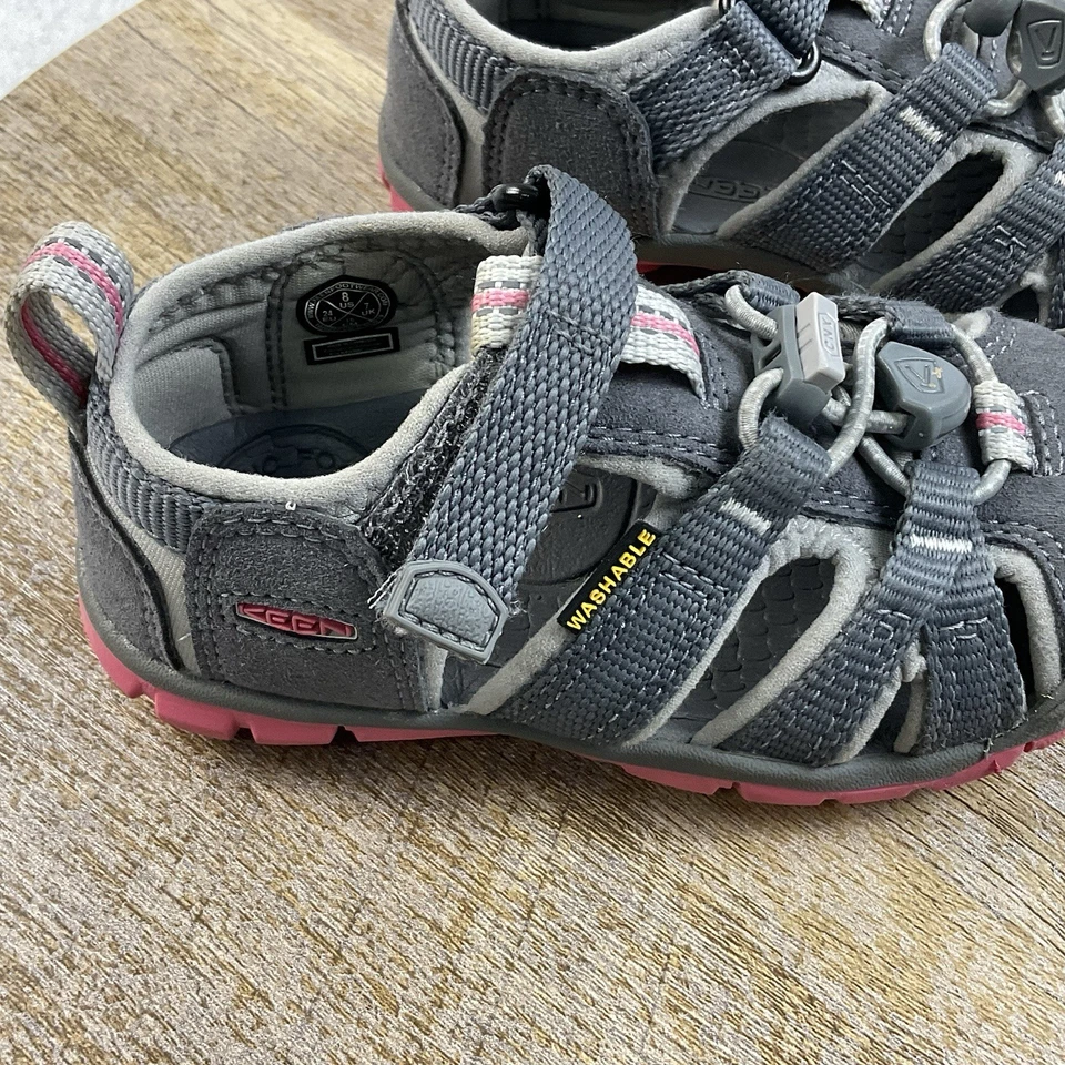 Sandalias Keen Seacamp Niño Bebé’s 8 Gancho y Lazo Clásico Agua Zapatos Gris Rosa Foto 3 de 4