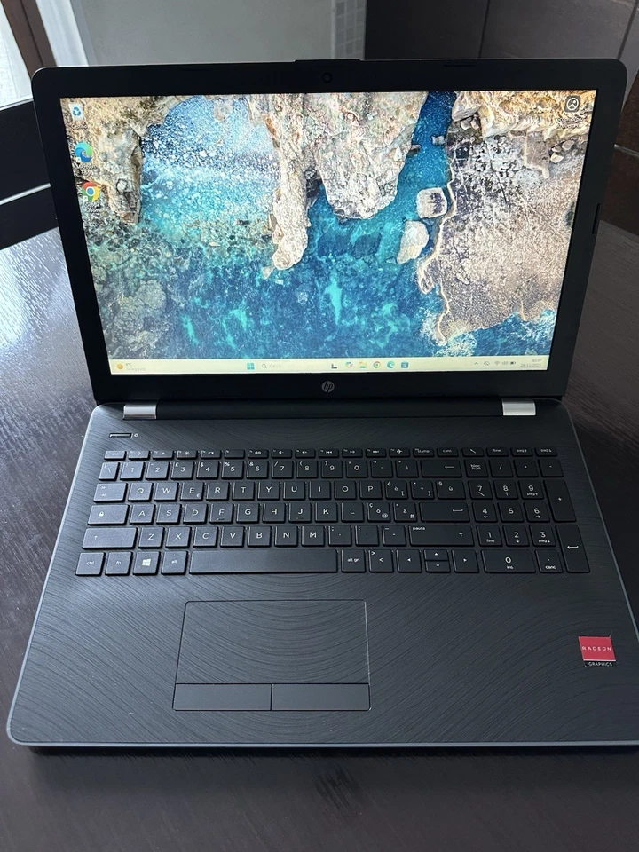 Notebook HP APU AMD Quad-Core A12-9720P 12GB 256 GB WINDOWS 11 PRO - Immagine 2 di 4