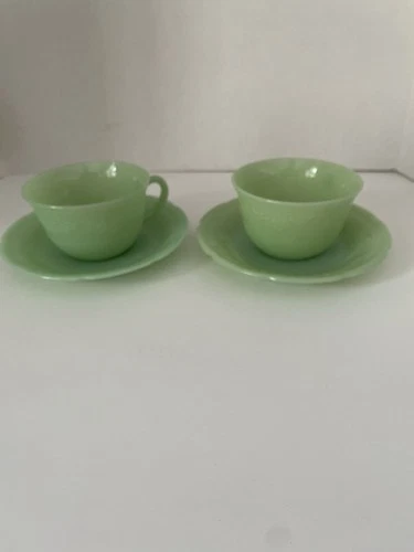 Excellent 2 Sets Vintage Fire King Anchor Hocking “Alice” Teacup and saucer