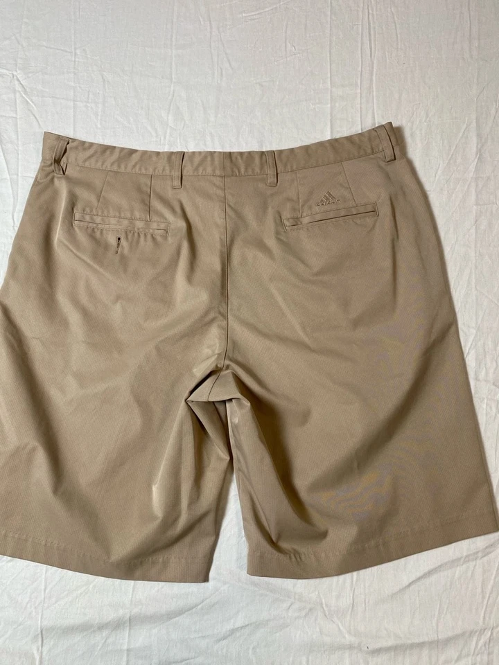 Adidas ClimaLite Men's Performance Golf Chino Shorts Size 40 (1173) - Image 4 of 4