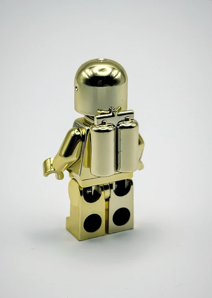 Lego Chrome Gold Christmas Classic Space Astronaut mini figure RARE New!! - Image 3 of 4