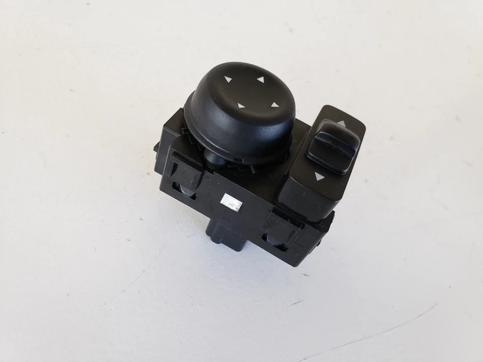 Interruptor de espejo retrovisor maestro izquierdo lado conductor Nissan Kicks 25570-5RA0A 18 19 FABRICANTE DE EQUIPOS ORIGINALES Foto 2 de 4