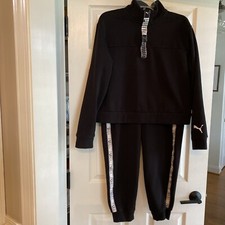 Conjunto de sudadera y jogger para mujer Puma hasta la cintura 1/4 cremallera negro con logotipo blanco