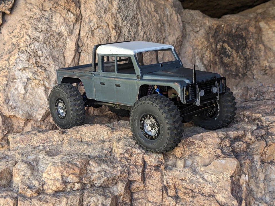 Axial SCX24 1/24 Land Rover Defender 150-155mm Gladiator Body RC Crawler - Image 2 of 4