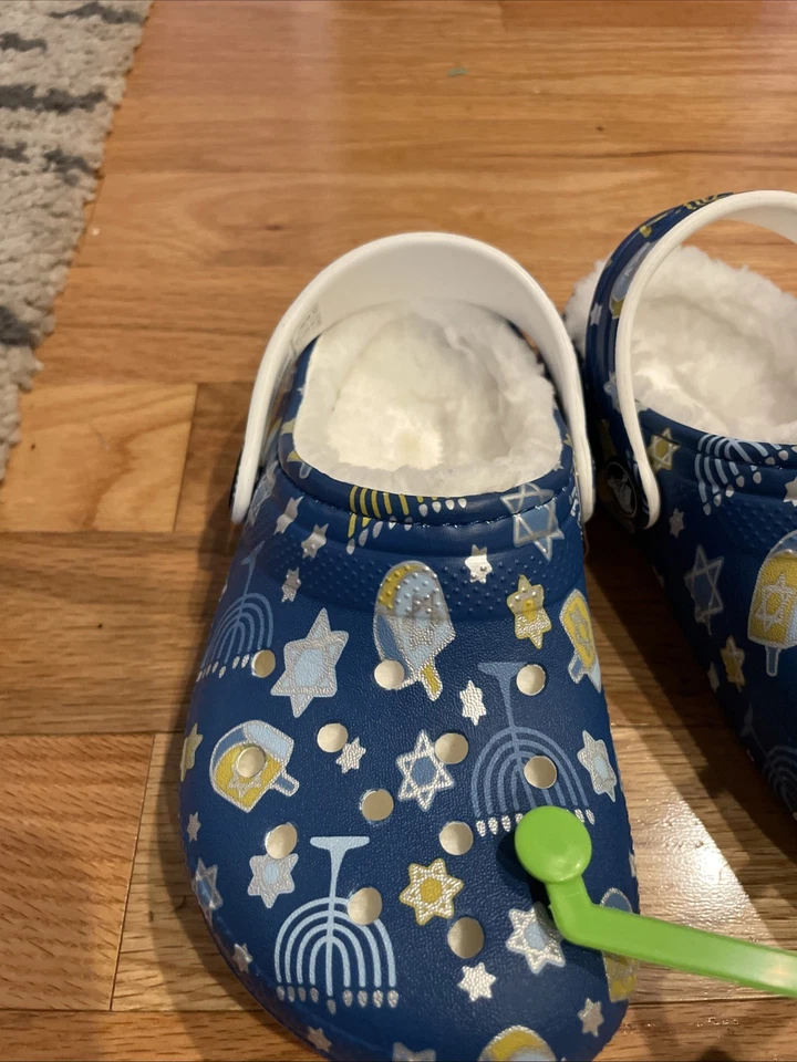 Zuecos Crocs Clásicos Forrados Hanukkah Talla C 10 Azul Zapatos sin Cordones 209327-90H Nuevos Foto 3 de 4
