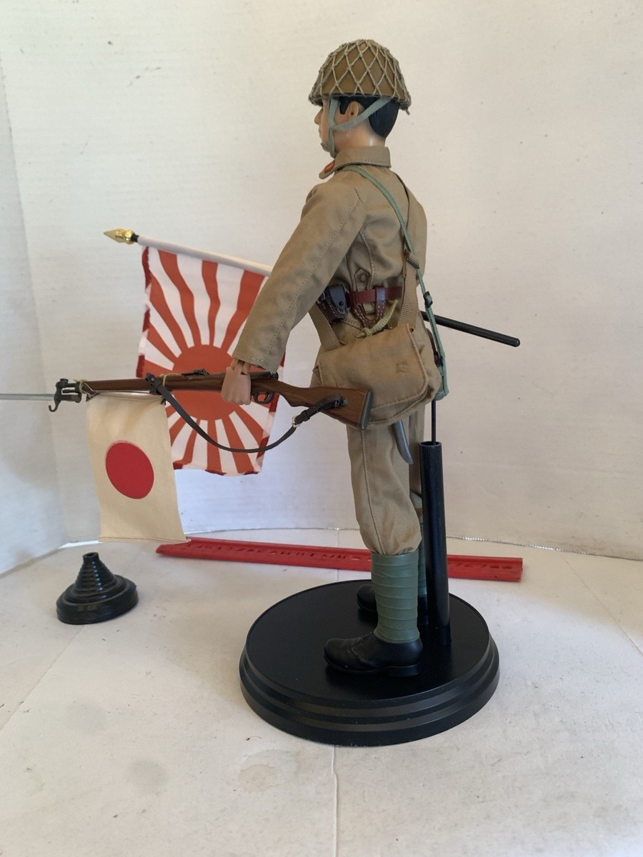 1/6 WW2 Japanese IJA soldier + Flags, Rifle And bayonet. well