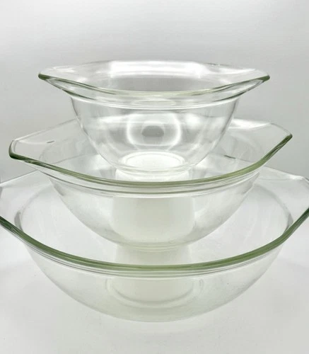 VINTAGE SET OF 3 CINDERELLA STYLE CLEAR GLASS MIXING BOWLS MADE BY PYREX