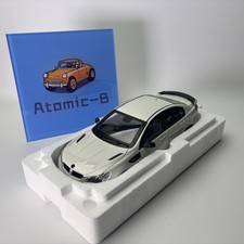 Biante 1:18 Horton HSV GTSR w1 White Luxury Sedan Door Alloy Car Model 