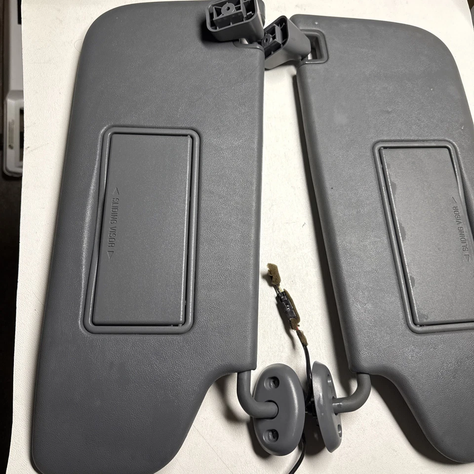 Viseiras Ford F350 2012 cinza para motorista e passageiro lateral - Imagem 3 de 4