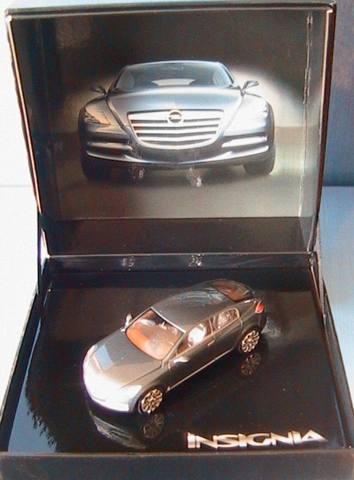 Opel Insignia Concept 2004 miniature 1:43 Norev bleu métallique, réplique auto de collection