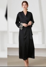 NWT Womens Valerie Stevens Full Lengh Black Kimono Floral Lace Robe