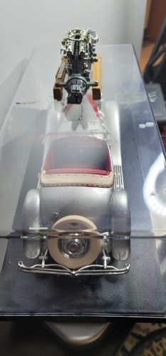 ERTL Clark Gable Dusenberg SSJ - 1:18 - Red and Silver - Picture 2 of 7