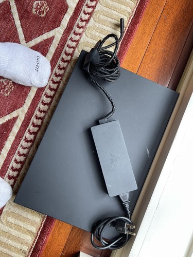 Razer Blade Pro 17.3” with 9th gen i7 and rtx 2070. 240hz 1080p - Picture 8 of 9