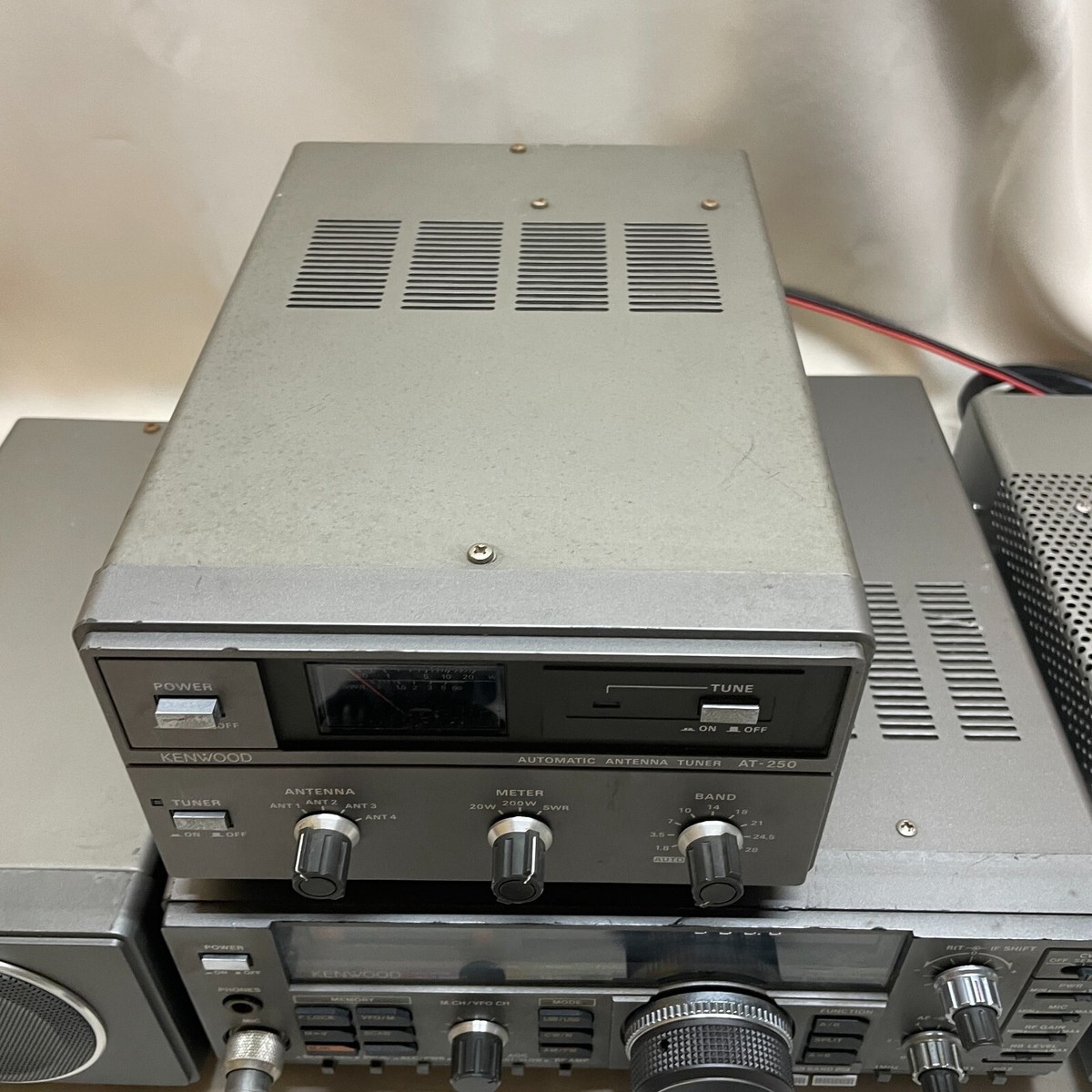 Antenne Tuner Auto Kenwood AT-250 – HF, Testé Fonctionnel – Pour TS-140, TS-680, Etc.