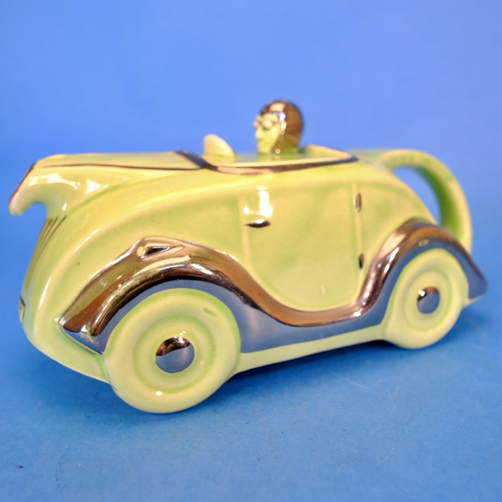 1930s original Sadler Racing car teapot OKT42 Green, Surviving Example