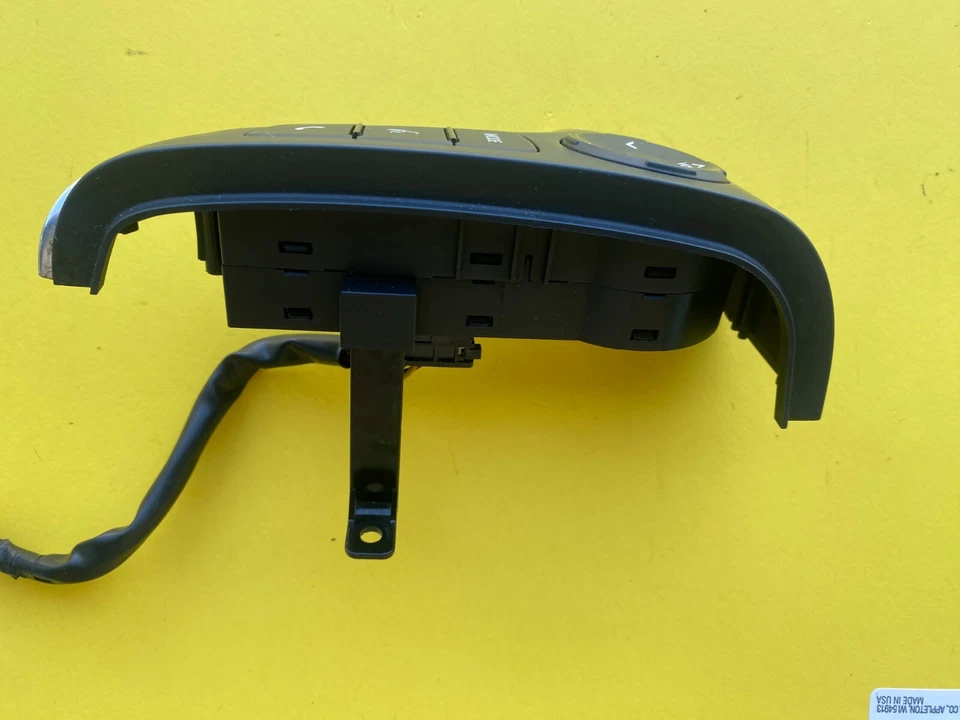 Interruptor de control de crucero del volante Hyundai Genesis 2009-2012 OEM 96700-3M003 Foto 4 de 4