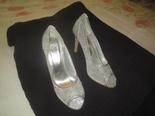 Ladies shoes ‘ TINSEL designer collection ‘ – size 6.5 ( EU 40 ) – silver