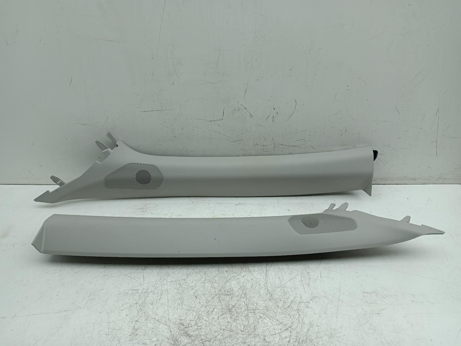 RENAULT CAPTUR A POST TRIM MOULDING PAIR 769112102R MK2 2019 - 2025