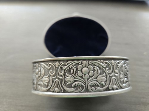 Ornate Oval Metal Trinket / Jewelry Box Matte Metal, Velvet Lined - Picture 3 of 7