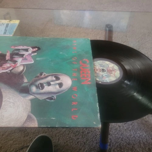 QUEEN 1973 LP “NEWS OF THE WORLD” ELEKTRA 6E 112 VG+