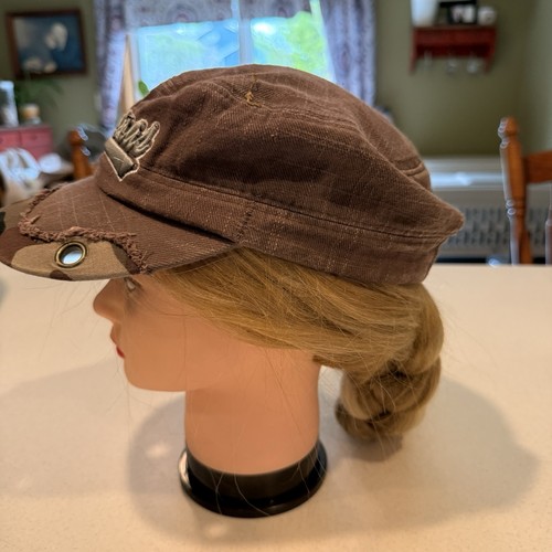 Bahamas Distressed Hat Brown with camo and grommets embroidered - Picture 3 of 3