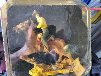 Tex  Dinamite Statuine