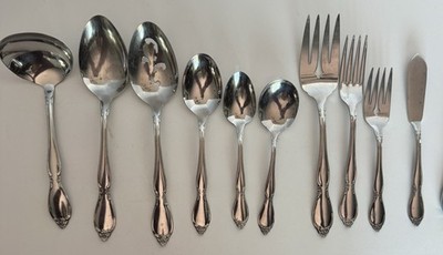Oneida Community Chatelaine Flatware Set 77 Pc Service for 8 w Serving