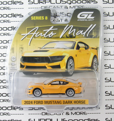2026 Greenlight 1:64 Auto Mall R8: Yellow 2024 FORD MUSTANG Dark Horse #68080-E