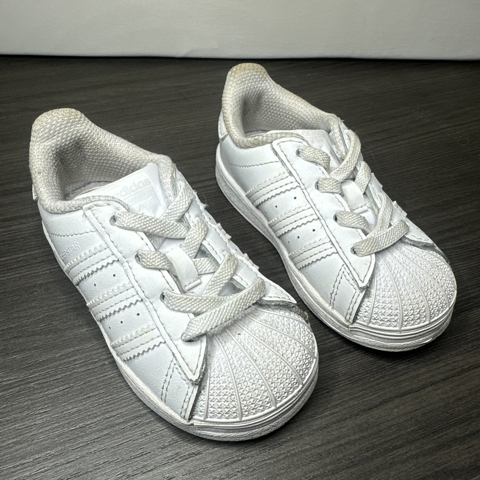 adidas Girls Superstar Cloud Sneaker White Size 6k Little Kids adidas Girls Superstar Cloud Sneaker White Size 6k Little Kids