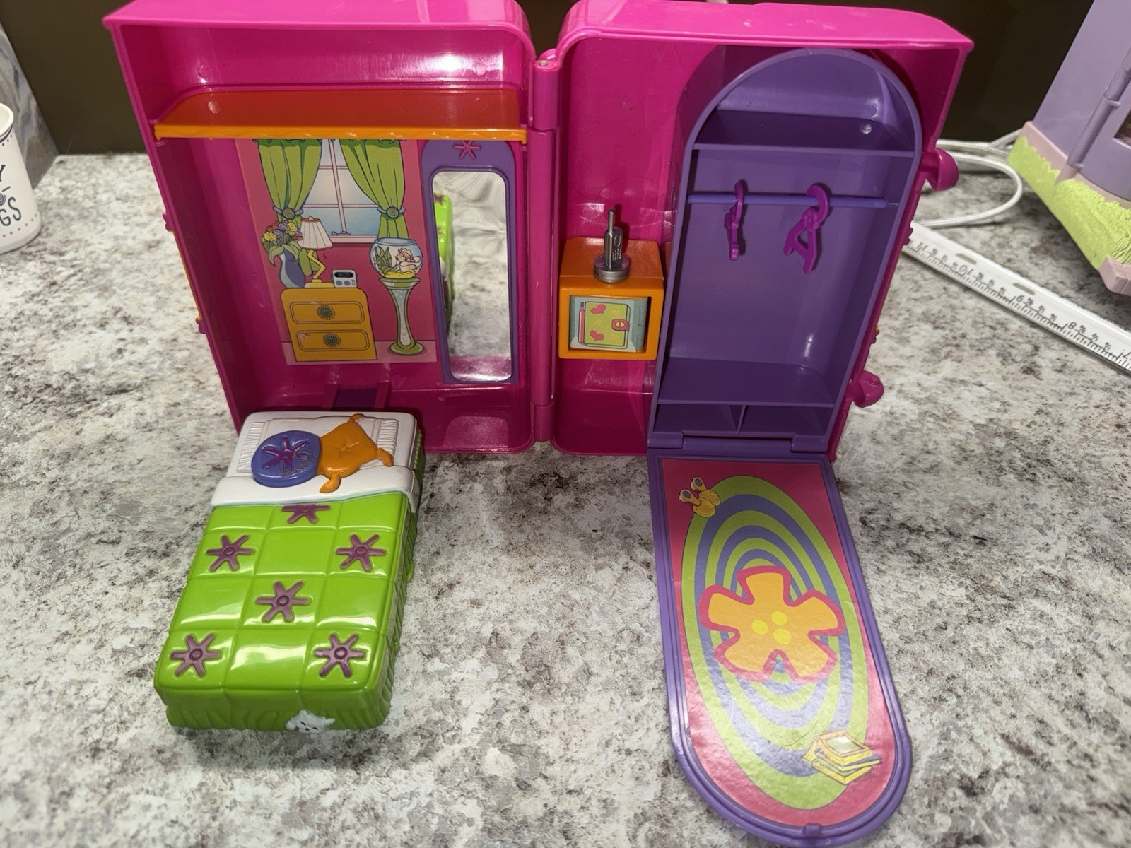2000 Polly Pockets Fashion Polly Purse Carrying Case