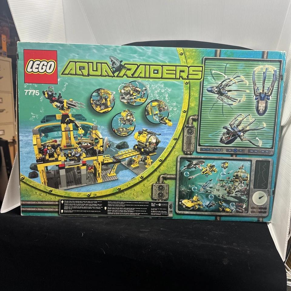 LEGO Aqua Raiders Aquaraiders Aquabase Invasion (7775) sellado Foto 3 de 4