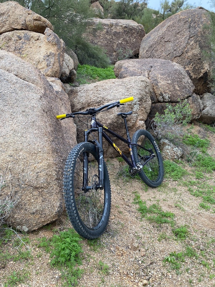 2022 Kona Honzo ESD - Medium - Code RSC Brakes - Single 2022 Kona Honzo ESD - Medium - Code RSC Brakes - Single
