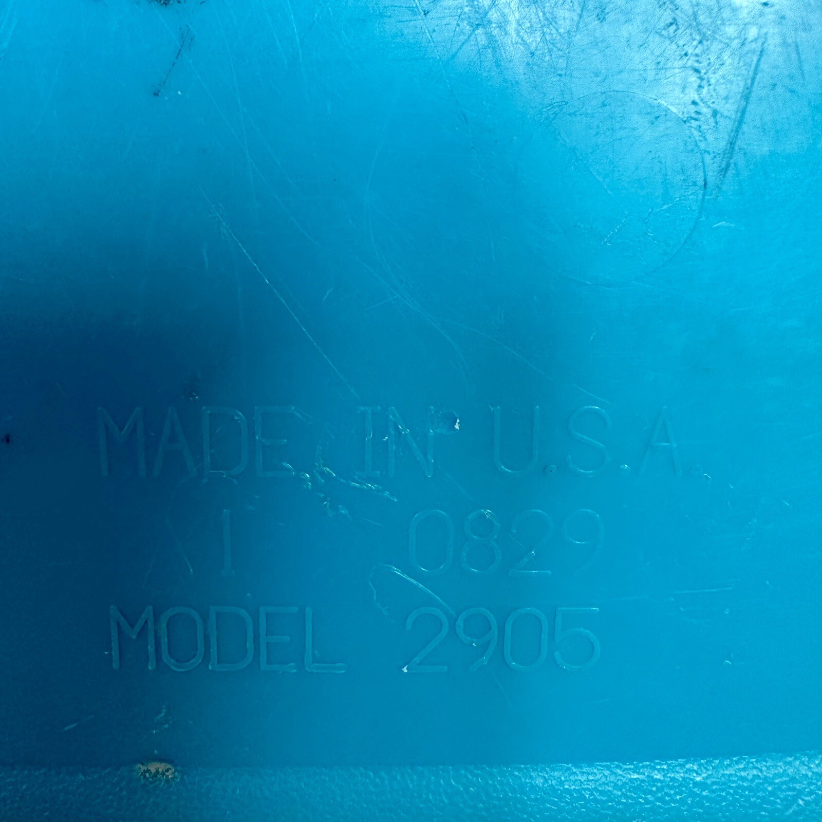 Vintage Rubbermaid Totally Hot! Five to Go! 1.25 Gal Blue Cooler. 1990!