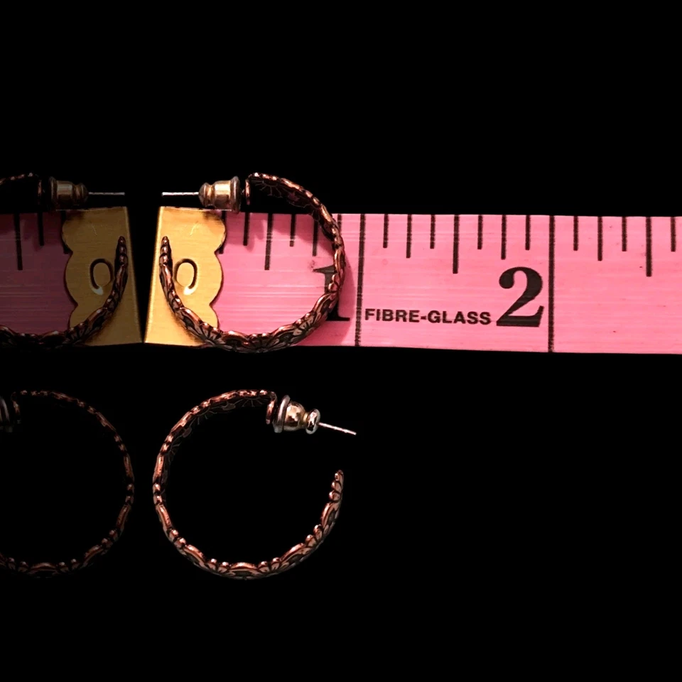 Pendientes de aro florales con flor de margarita de cobre postes de acero inoxidable naturaleza suroeste Foto 2 de 4