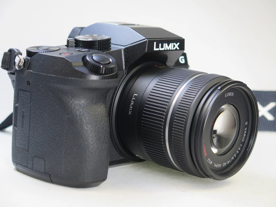 Panasonic Lumix DMC-G70 Kamera mit Vario 14-42 mm Objektiv, Foto 3 von 5