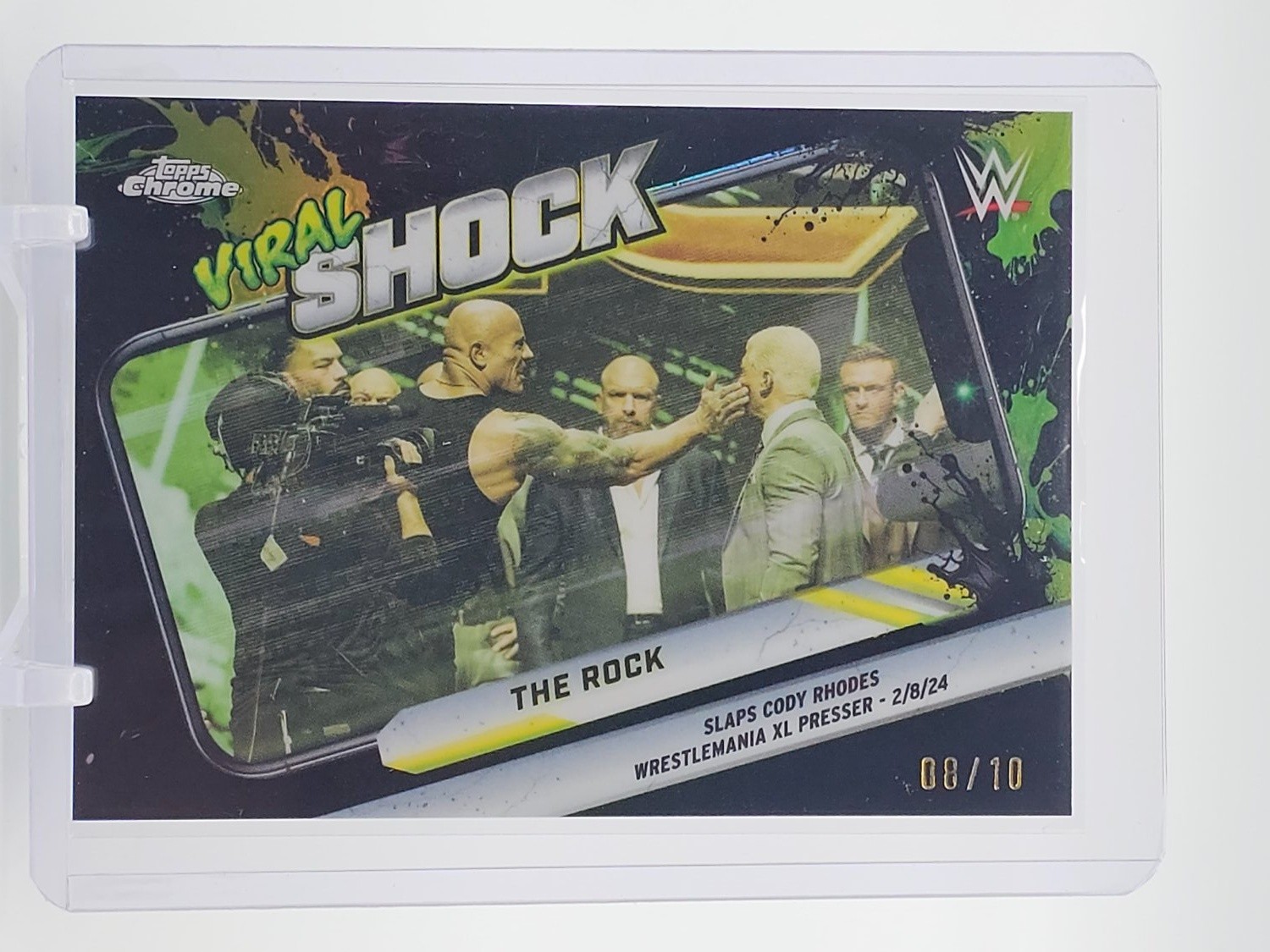THE ROCK 2026 TOPPS CHROME WWE VIRAL SHOCK BLACK REFRACTOR /10 #VIR-4 Q1887 view 1