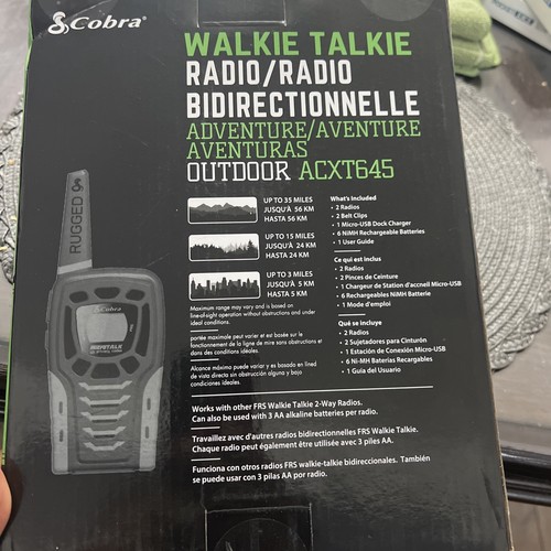 Cobra ACXT645 Waterproof Walkie Talkies - Rechargeable 22 Channels - NEW - Zdjęcie 2 z 4