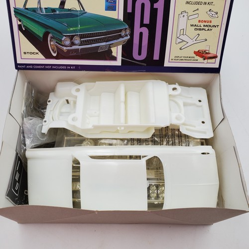 AMT 1/25 1961 Ford Galaxie Styline 61 Stock/Custom/Stylized Model Kit Car 652/12 - Picture 2 of 9