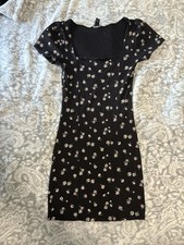 black floral dress forever 21 medium