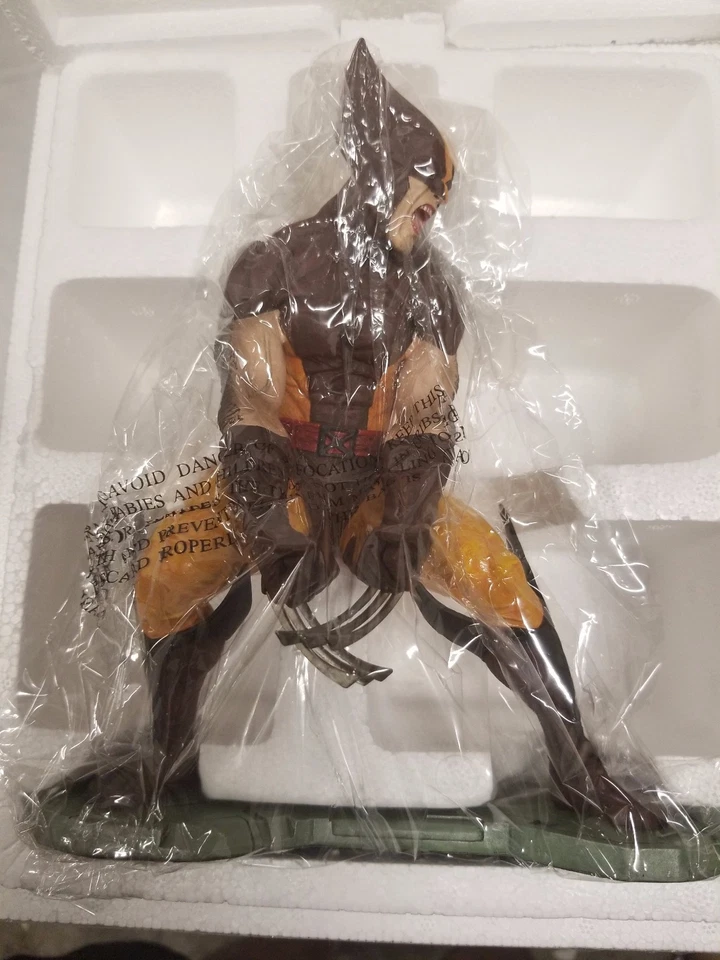 Estatueta MARVEL WOLVERINE ERA MODERNA Estátua Série X-MEN Por Jim Lee Maquette Brinquedo - Imagem 2 de 4