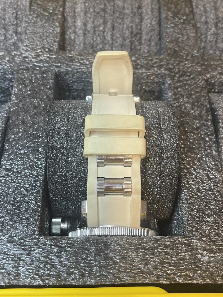 Reloj Invicta Damas Ruso 1959 Buzo Banda Goma Blanca Esfera Plateada 1812 Foto 4 de 4