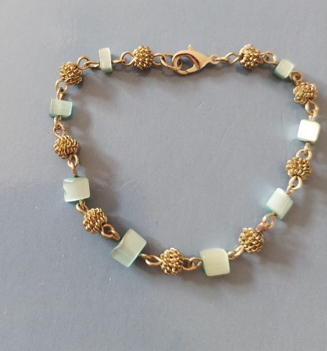 Pale Green Blue Shell & Filigree Silvertone Links Bracelet. Boxed Gift Idea - Picture 11 of 18