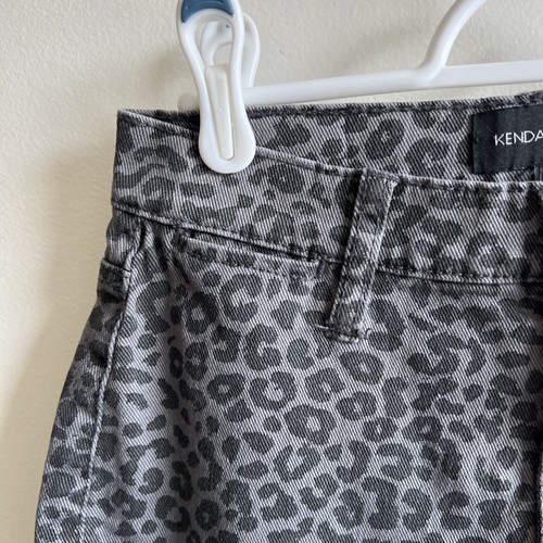 Kendall + Kylie Leopard Print Gray/Dark Gray The Skyscraper Jeans 25 New w/ Tags - Picture 8 of 12