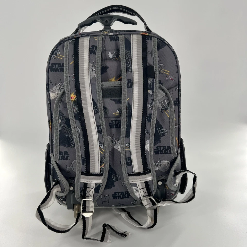 Bolsa de libros Pottery Barn para niños Star Wars Darth Vader equipaje con ruedas estampado por todas partes Foto 3 de 4