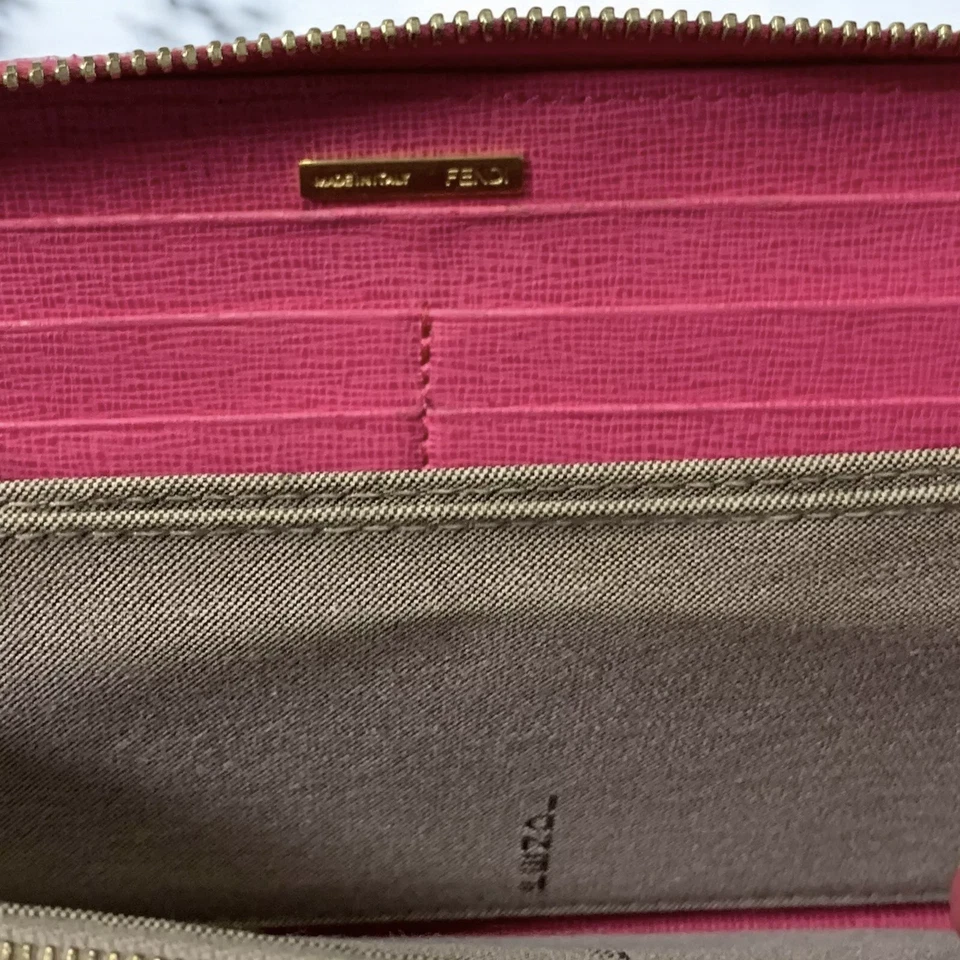 Auténtica Cartera Larga FENDI Crayones Continental Cremallera Alrededor Rosa Caliente Glamour Foto 4 de 4