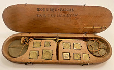 Boîte de changeur XVIII ème-balance, trébuchet poids or, argent